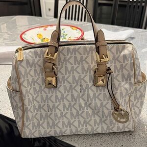 Michael kors satchel